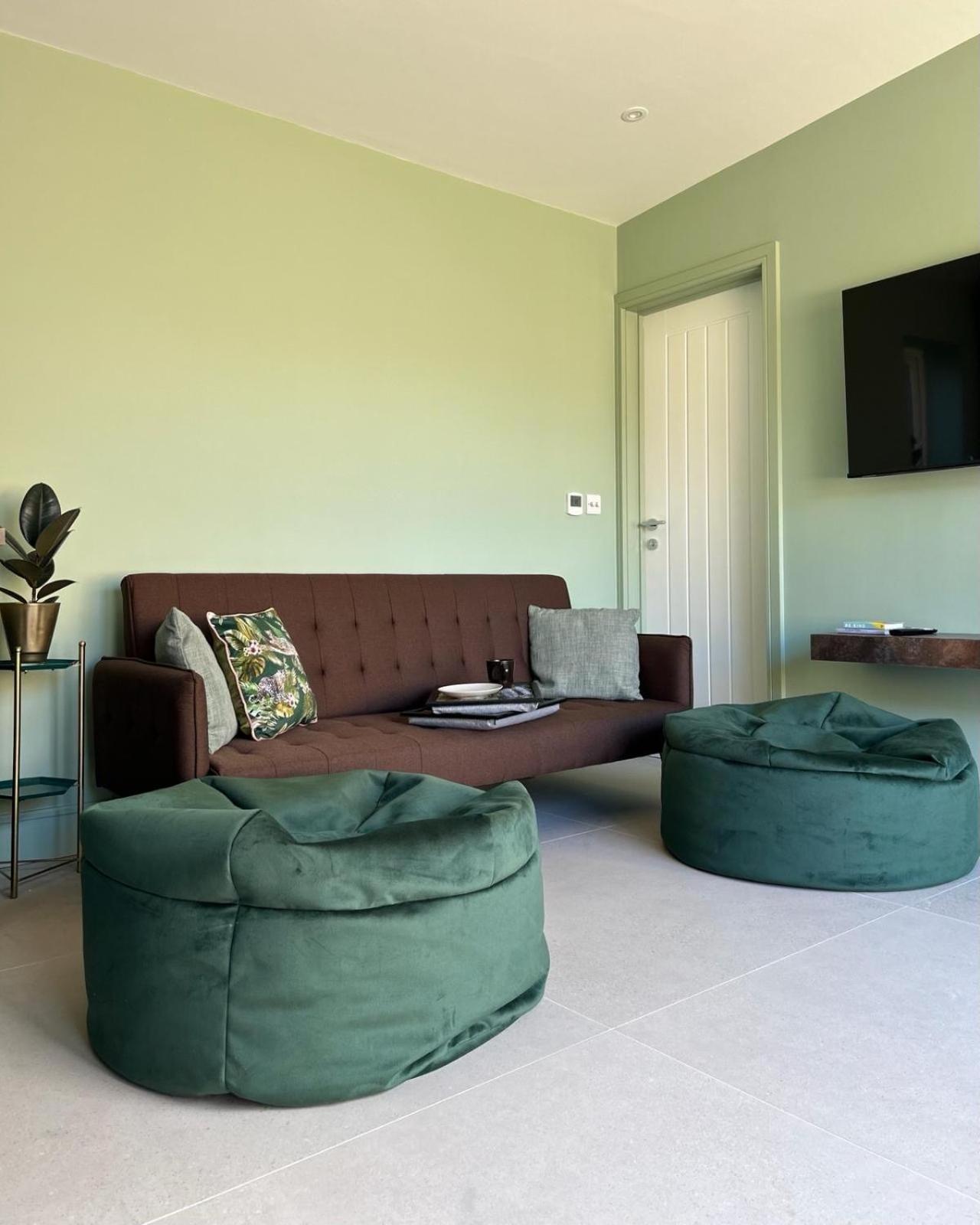 Вілла White Oaks Sussex Twineham Екстер'єр фото